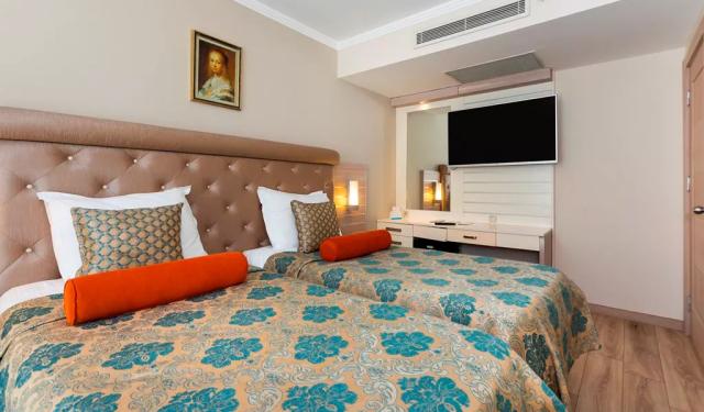 Orange Suite Room