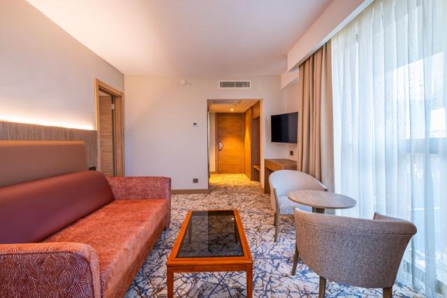 Standard Room 2dbl Bed Land View