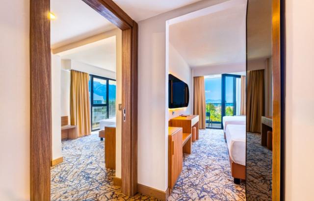 Standard Room 2dbl Bed Land View