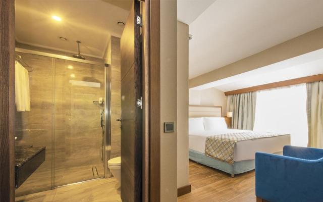 Deluxe Room Side Sea View