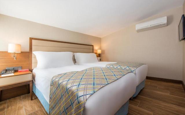 Economy Room