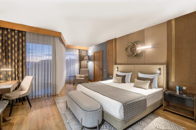 Senior Suite Sea Side