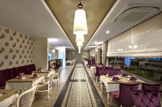 Karmir resort