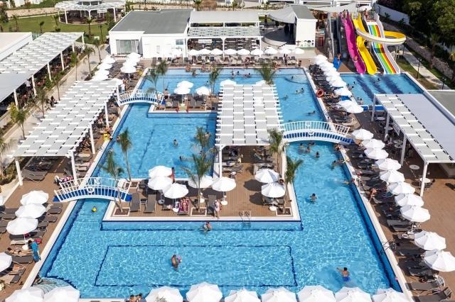 Karmir resort