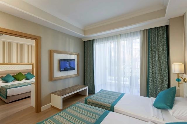 Karmir resort