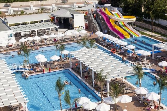 Karmir resort