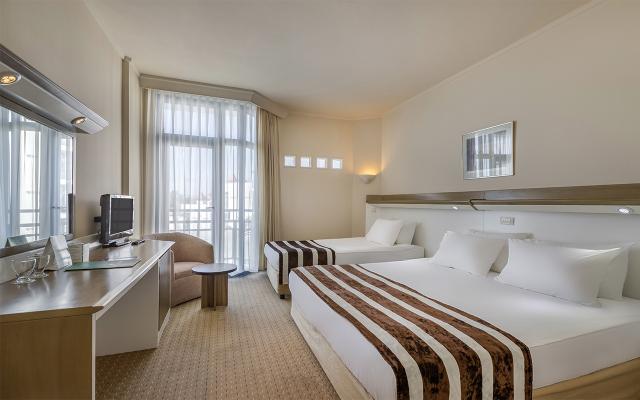 Zeus Superior Room