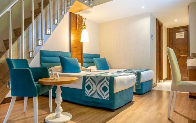 Doublex Family Room