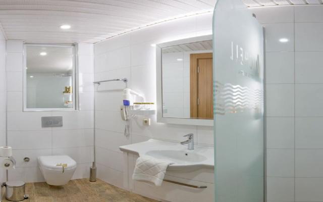 Economy Room