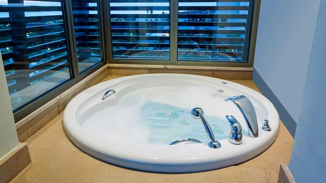 Deluxe Jacuzzi Room Sea View
