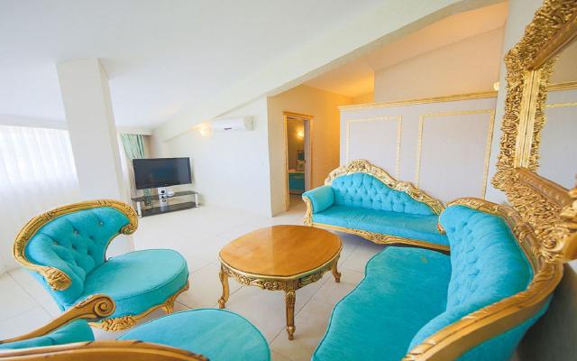 Captain Suite