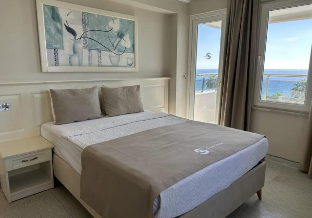 Standard Room Pool & Sea View