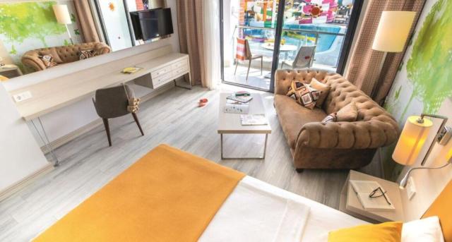 Family Room Superior