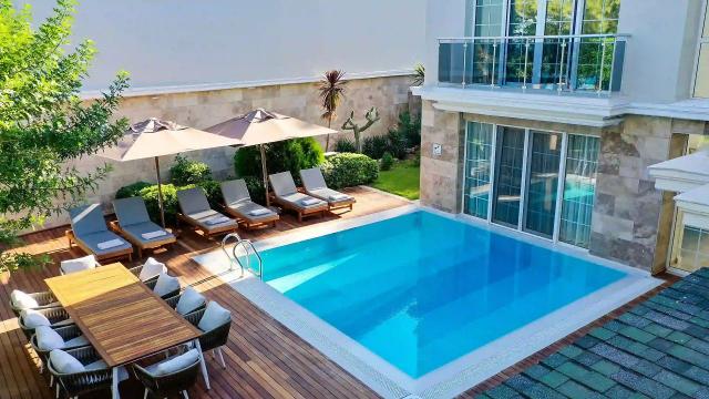 Villa Deluxe