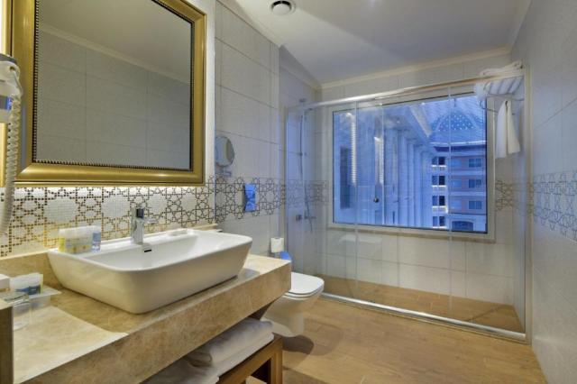 Jacuzzi Terrace Suite Room