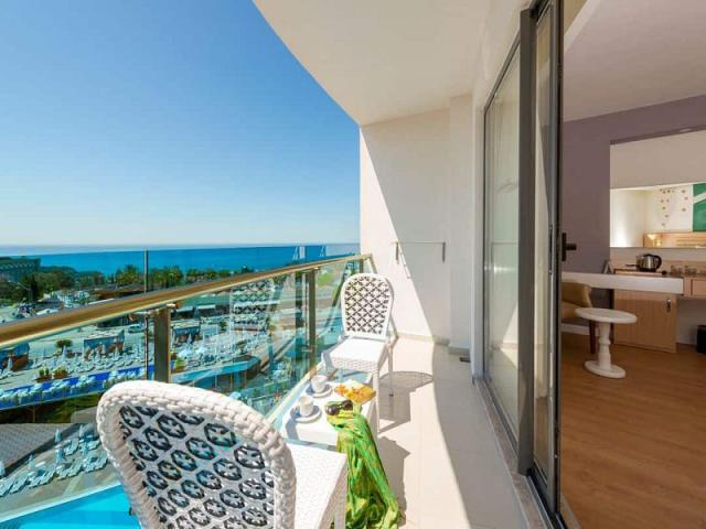 Family Sea Side Room