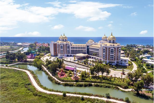 Delphin Be Grand