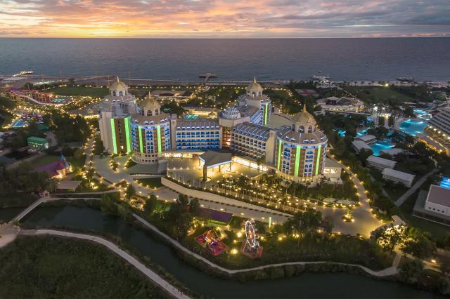 Delphin Be Grand