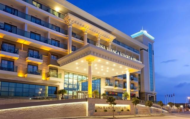 Luna Blanca Resort