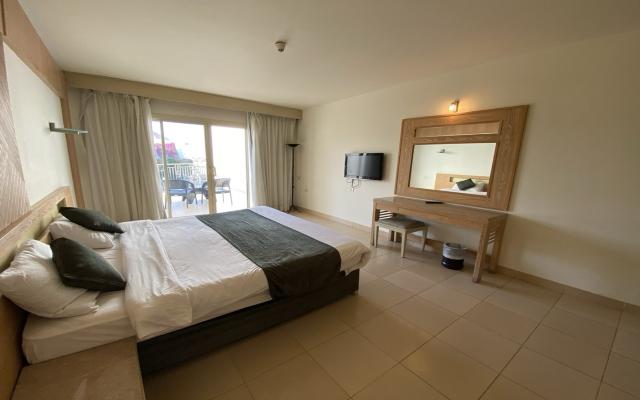 Standard Garden View Room