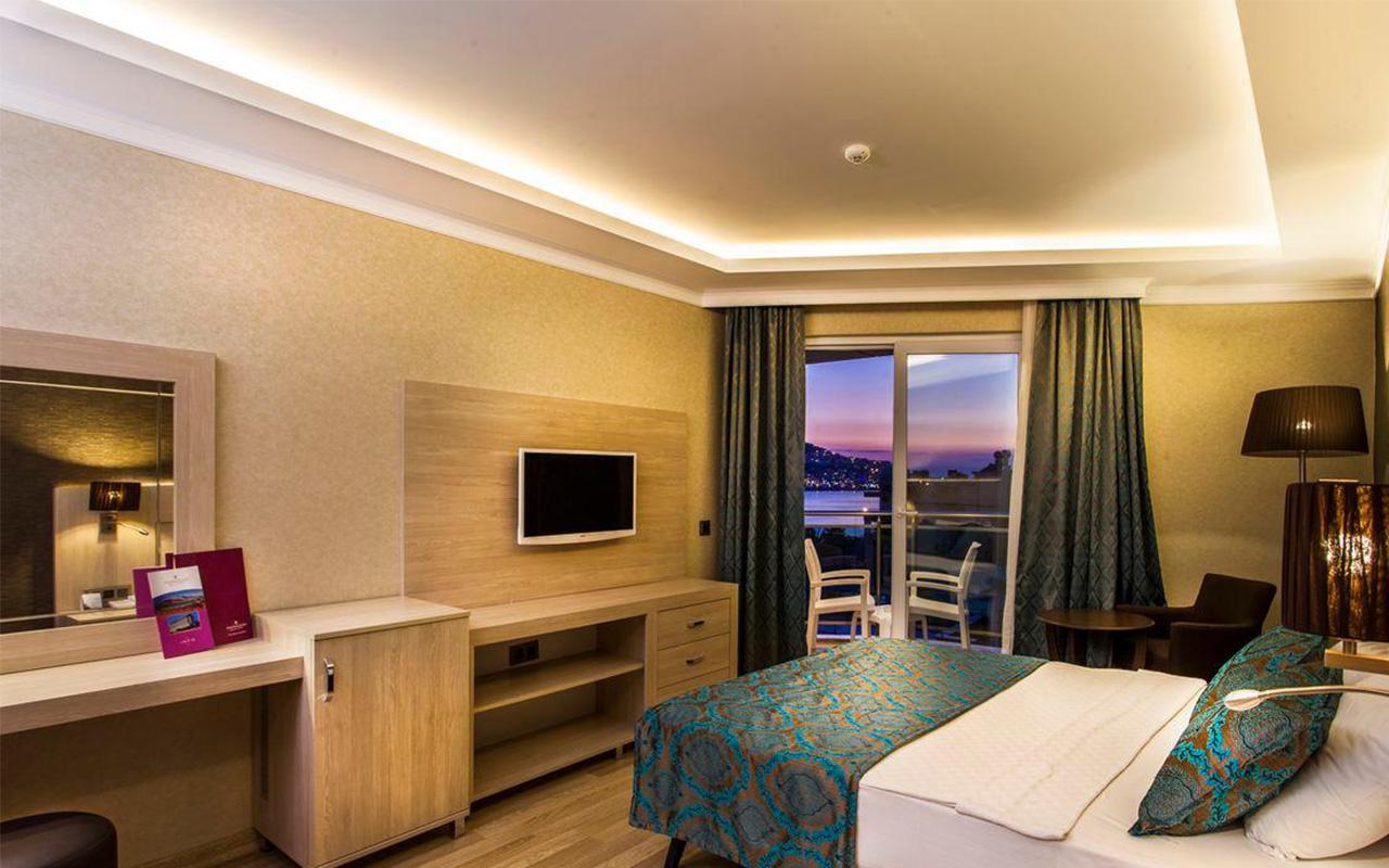 Large Room Side Sea View