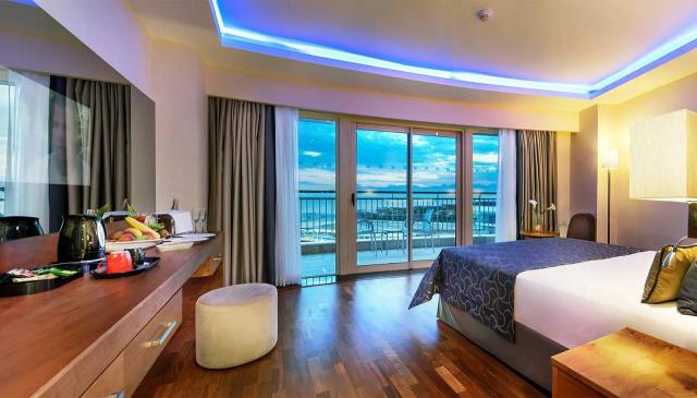 Standard Room Side Sea View