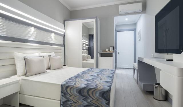 Deluxe Standard Room Side Sea View