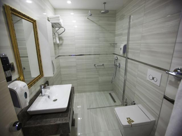 Deluxe Land View Room