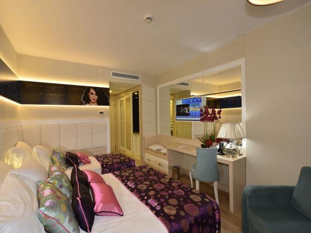 Deluxe Sea View Room
