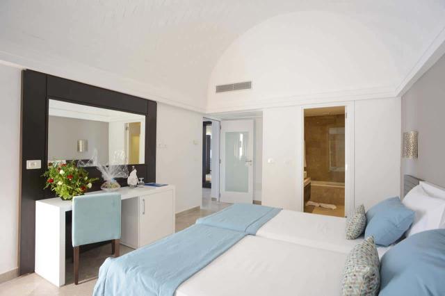 Connecting Room