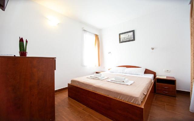 One Bedroom Apartment 02+1