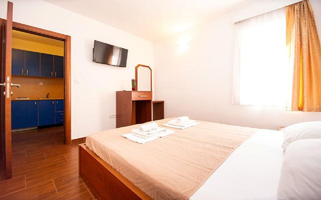 One Bedroom Apartment 02+1