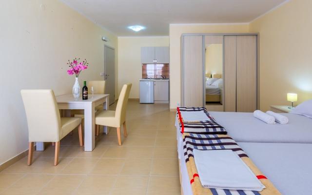 Studio 02+1 Sea View