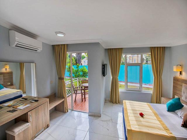 Club Family Room 1