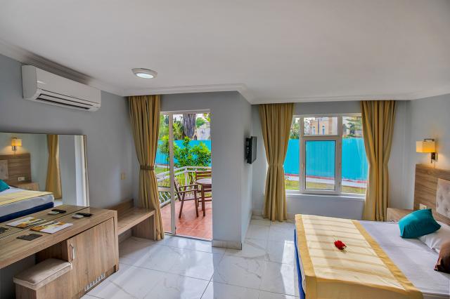 Club Family Room 2