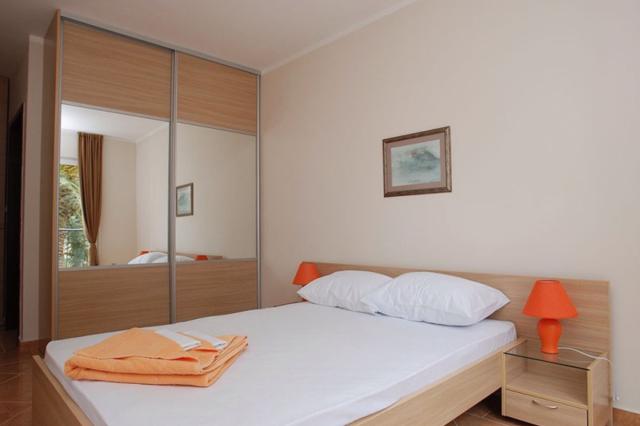 2 Bedroom Apartment 04+2