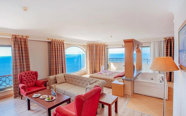 Corner Suite