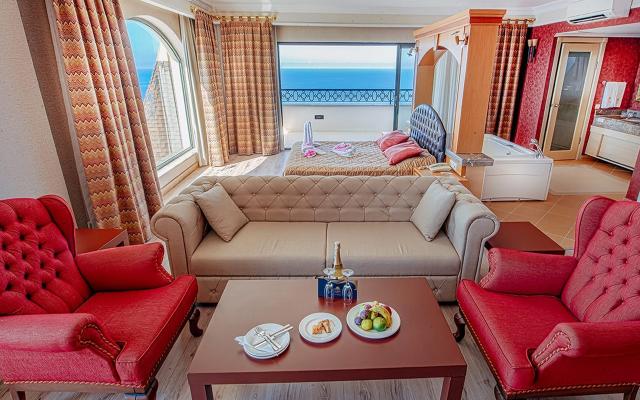 Corner Suite
