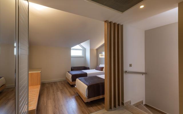 Deluxe Dublex Family Room