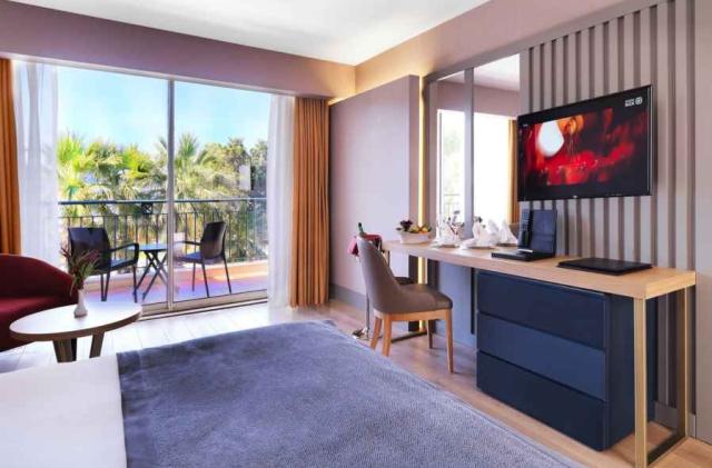 Deluxe Family Room