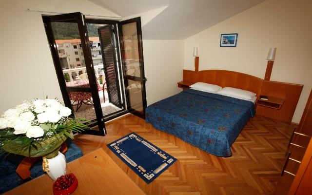 Apartment 04