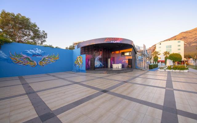 Armas Beach