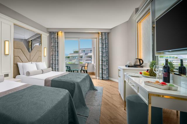 Deluxe Room Side Sea View