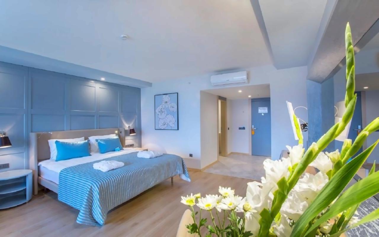 Standard Room Side Sea View