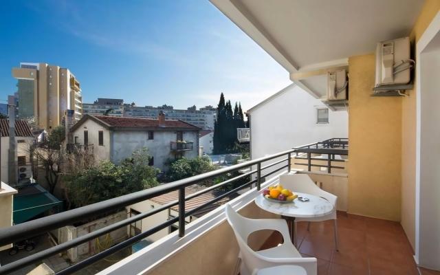 Salus apartments
