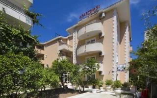Salus apartments