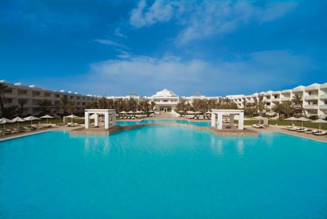 Radisson Blue Palace Resort & Thalasso