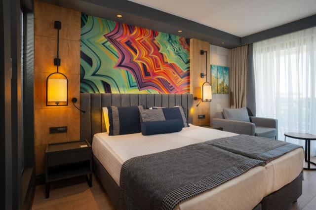 Standard Room River & Sea View