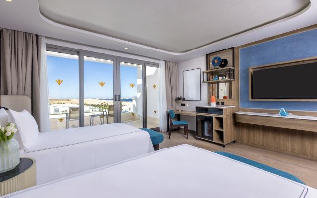 Superior Room Beach Side 