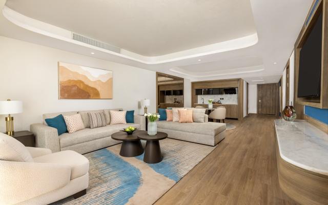 Executive Suite Beach Side